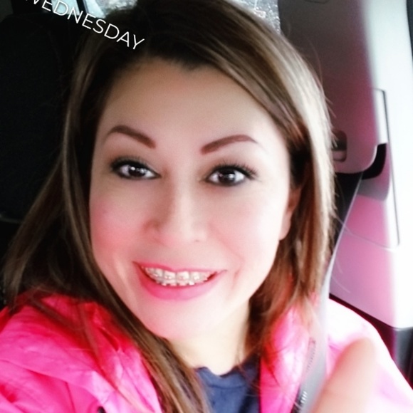 Meet your Posher, Juanita - Picture 3 of 4